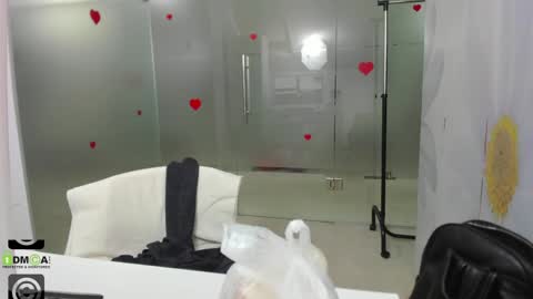 Snapshot of missdominna chatting on 05/27/26, 02:52 Miss Domina online show from 05/27/26, 02:52