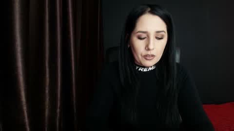 Snapshot of missdyaa chatting on 11/15/25, 10:37 Miss online show from 11/15/25, 10:37