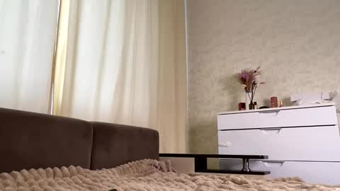 Hello dear my name Elisa online show from 11/13/25, 09:52