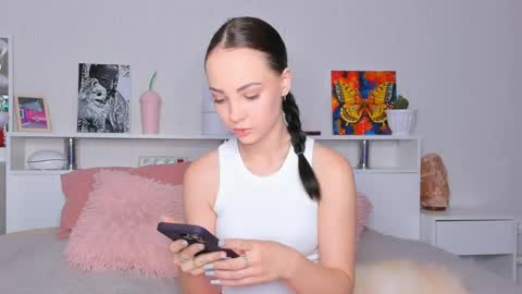 Hello dear my name Elisa online show from 06/07/26, 08:56