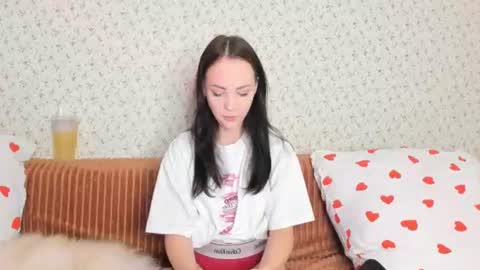 Hello dear my name Elisa online show from 06/19/26, 08:12