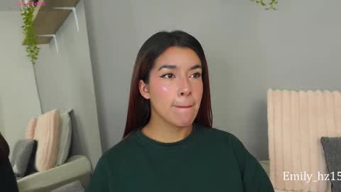 Snapshot of missemily_11 chatting on 10/09/25, 09:18 Yuliana online show from 10/09/25, 09:18