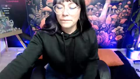 Luna online show from 11/04/25, 01:16