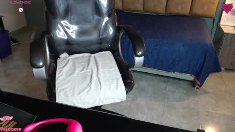 Snapshot of missgomezz_ chatting on 12/17/24, 03:39 Maria Gomezz online show from 12/17/24, 03:39