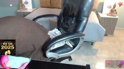 Snapshot of missgomezz_ chatting on 12/31/24, 10:04 Maria Gomezz online show from 12/31/24, 10:04