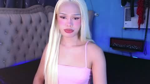Snapshot of missionary_addiction_cumshot chatting on 07/14/26, 12:00 im your queen steffie online show from 07/14/26, 12:00