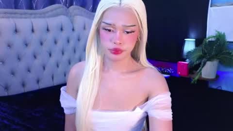 Snapshot of missionary_addiction_cumshot chatting on 07/16/26, 02:12 im your queen steffie online show from 07/16/26, 02:12