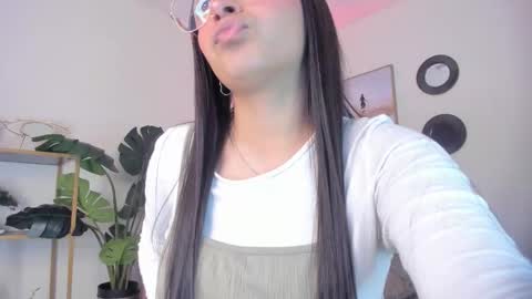Isabel Mendez online show from 10/24/25, 11:12