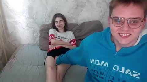 Ashley and Alex online show from 06/01/26, 02:24
