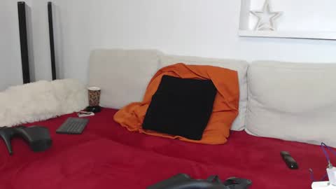 missjenifer online show from 10/03/25, 07:11