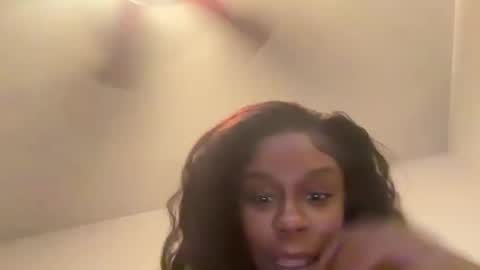 Snapshot of missjuicyfee chatting on 07/03/26, 06:42 missjuicyfee online show from 07/03/26, 06:42