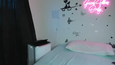 MissKarinaHilton online show from 09/13/25, 06:29