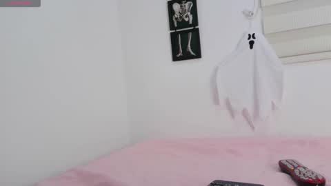 misskatiia online show from 10/29/25, 10:39