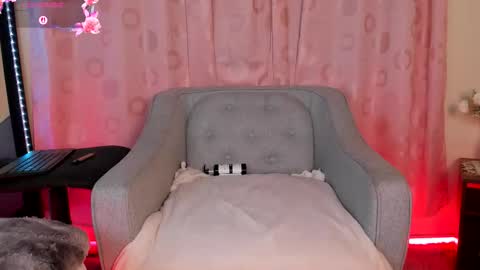   online show from 11/30/25, 08:13