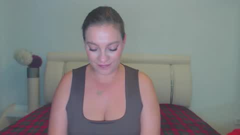 Khloe online show from 10/27/25, 09:52