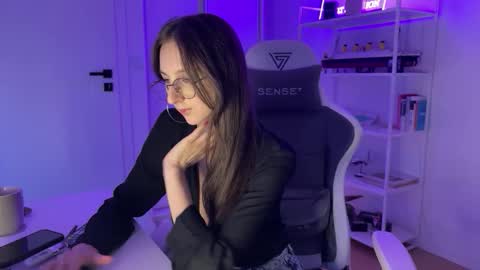 misslalii online show from 10/02/25, 05:31