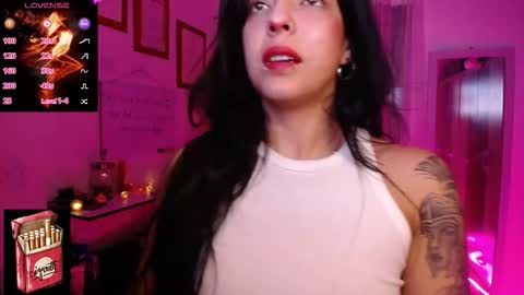 Snapshot of misslana_wn chatting on 10/10/25, 04:11 LanaLul online show from 10/10/25, 04:11