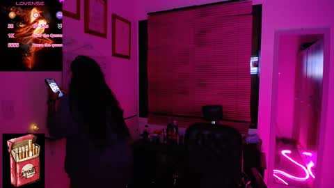 Snapshot of misslana_wn chatting on 11/01/25, 03:30 LanaLul online show from 11/01/25, 03:30