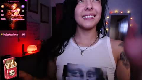 Snapshot of misslana_wn chatting on 12/17/25, 04:29 LanaLul online show from 12/17/25, 04:29