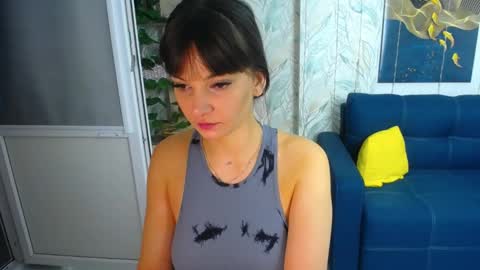 MissLaura online show from 12/01/25, 05:45