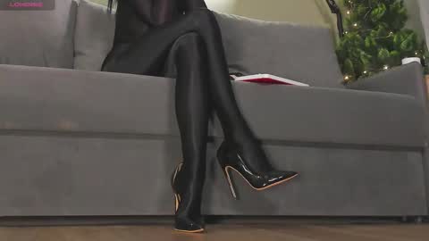 Snapshot of misslecter chatting on 12/14/25, 12:27 Goddess Margot online show from 12/14/25, 12:27