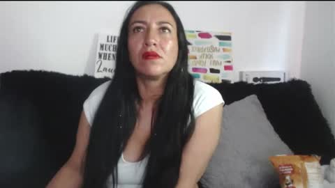 Snapshot of misslucyy1 chatting on 12/31/24, 08:56 luccy online show from 12/31/24, 08:56