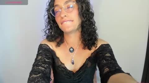 Snapshot of misslya0 chatting on 10/24/25, 08:16 misslya0 online show from 10/24/25, 08:16