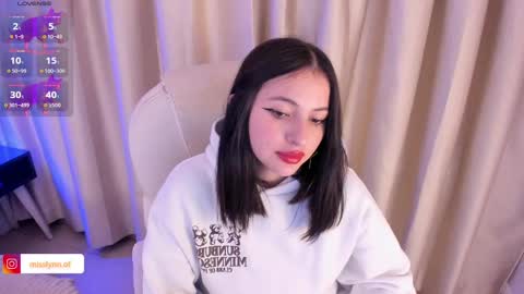 Snapshot of misslynn_ chatting on 11/18/25, 02:17 i am lyn online show from 11/18/25, 02:17