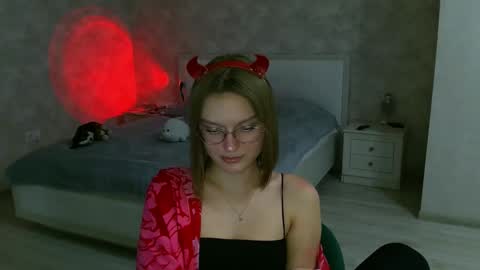 OneGoddess online show from 10/29/25, 05:14