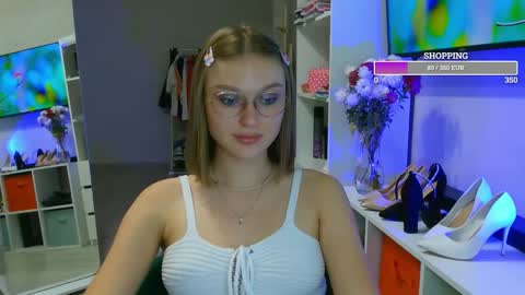 OneGoddess online show from 11/05/25, 05:13
