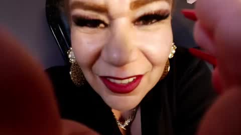 Snapshot of missmelania chatting on 06/11/26, 09:46 missmelania online show from 06/11/26, 09:46
