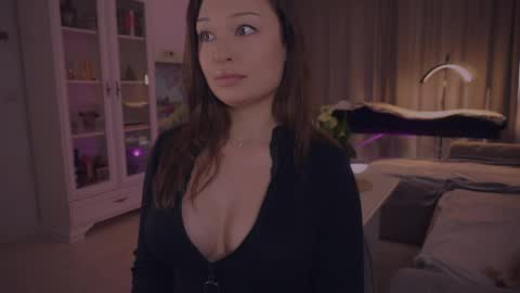 LUXXANDRA online show from 05/25/26, 04:51