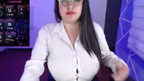 Snapshot of missmia1_ chatting on 11/12/25, 03:12 Miia online show from 11/12/25, 03:12