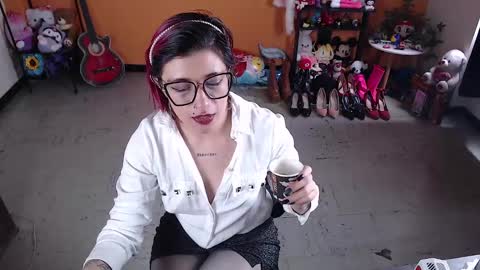 Miss Mia online show from 12/17/24, 04:32