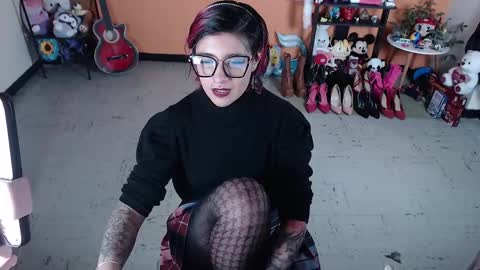 Miss Mia online show from 12/18/24, 03:00