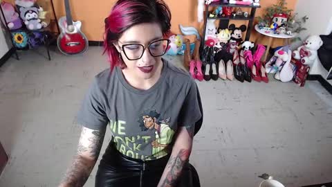 Miss Mia online show from 12/22/24, 02:49