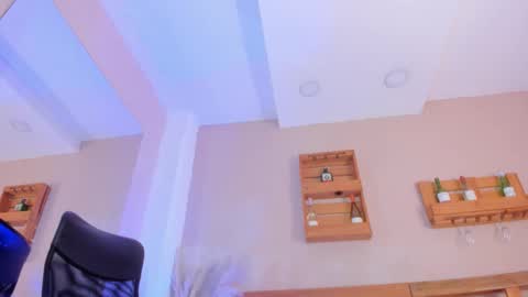 Snapshot of missmiaa_ chatting on 11/09/25, 11:52 Mia online show from 11/09/25, 11:52