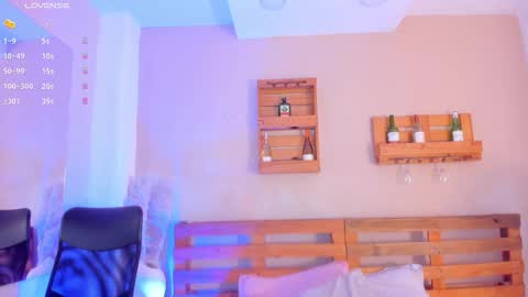 Snapshot of missmiaa_ chatting on 11/13/25, 10:47 Mia online show from 11/13/25, 10:47