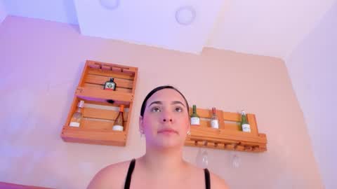 Snapshot of missmiaa_ chatting on 11/24/25, 11:43 Mia online show from 11/24/25, 11:43