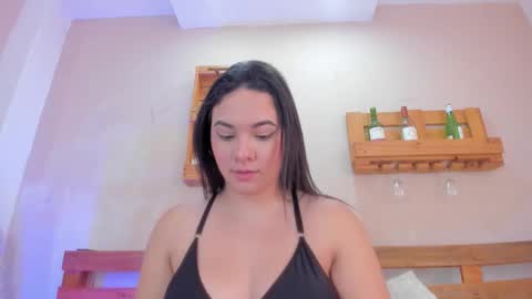 Snapshot of missmiaa_ chatting on 01/10/26, 11:45 Mia online show from 01/10/26, 11:45