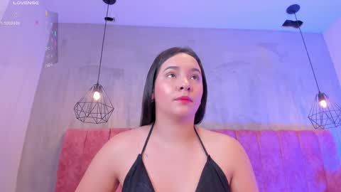 Snapshot of missmiaa_ chatting on 05/18/26, 12:22 Mia online show from 05/18/26, 12:22