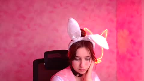 Snapshot of missmiamiss chatting on 11/22/25, 12:09 Mia online show from 11/22/25, 12:09