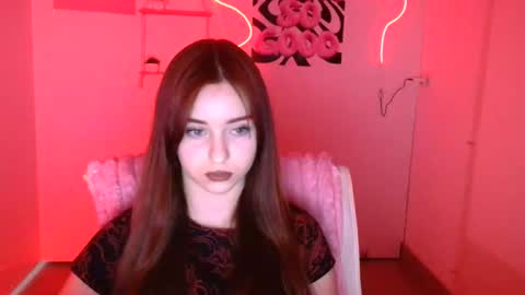 Snapshot of missmiamiss chatting on 11/24/25, 06:40 Mia online show from 11/24/25, 06:40