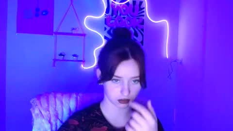 Snapshot of missmiamiss chatting on 11/26/25, 07:04 Mia online show from 11/26/25, 07:04