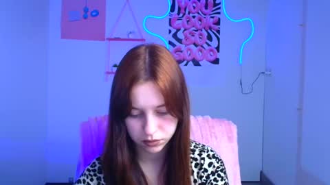 Snapshot of missmiamiss chatting on 12/05/25, 07:21 Mia online show from 12/05/25, 07:21