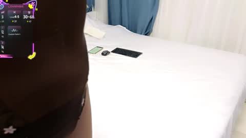 Mia online show from 10/04/25, 07:01