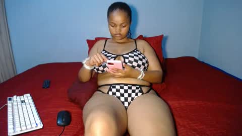 mimmi online show from 01/15/25, 05:47
