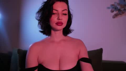   online show from 10/19/25, 09:43