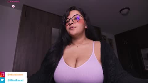 MissMoon online show from 11/05/25, 10:54