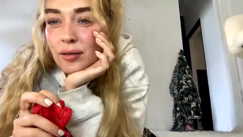 Snapshot of missnatural1 chatting on 06/10/26, 01:32 Miss Natural online show from 06/10/26, 01:32